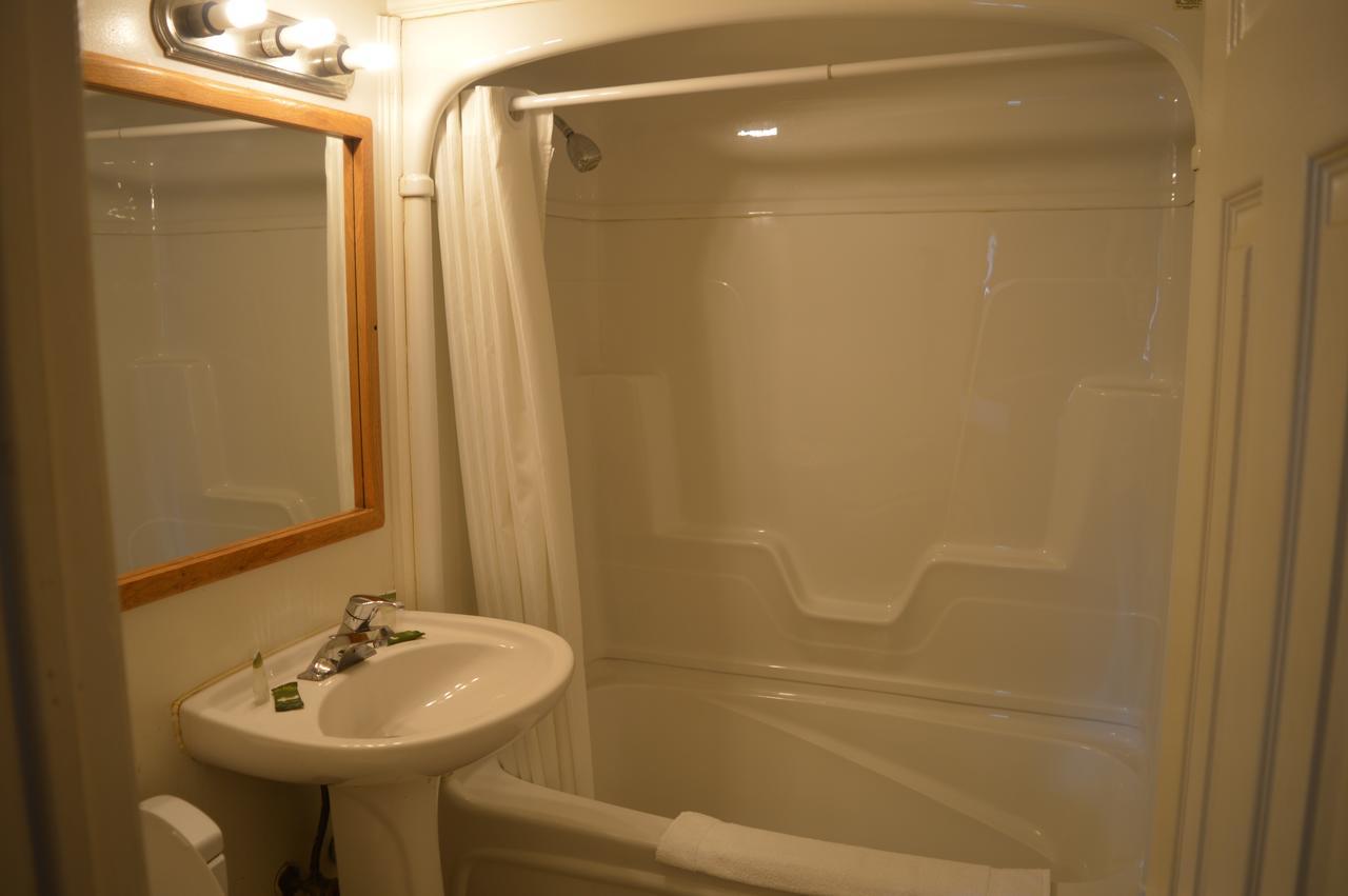 Parkview Motel Γκελφ Εξωτερικό φωτογραφία